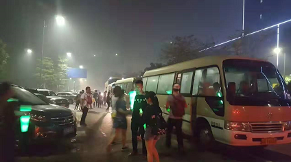 旅途特別愉快，感覺(jué)出來(lái)玩兒這幾天過(guò)的特別快，可能這幾天過(guò)的很開(kāi)心沒(méi)玩兒夠。和朋友幾個(gè)一起來(lái)玩兒，一定要選包車(chē)啊。良心推薦，司機(jī)就是導(dǎo)游，商務(wù)車(chē)坐著也舒服，尤其去距離比較遠(yuǎn)的景點(diǎn)，感謝旅車(chē)匯安排了老司機(jī)來(lái)，經(jīng)驗(yàn)豐富，人也逗。還有一點(diǎn)就是吃住換地方也方便，行李放在車(chē)上想去哪兒去哪兒，不用擔(dān)心遠(yuǎn)近問(wèn)題！總之，滿意！
